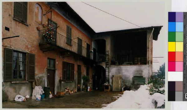Seregno - quartiere Bivio - cascina Ghezzi - cortile interno