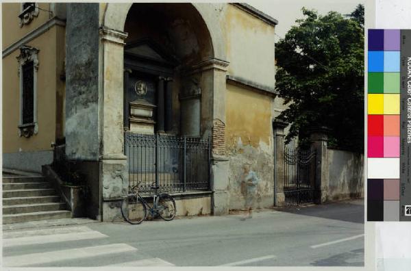 Sulbiate - sepolcro della famiglia Biffi - chiesa di Sant'Antonio