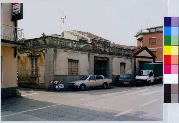Sulbiate - via Ante - edificio sede della Cooperativa - strada
