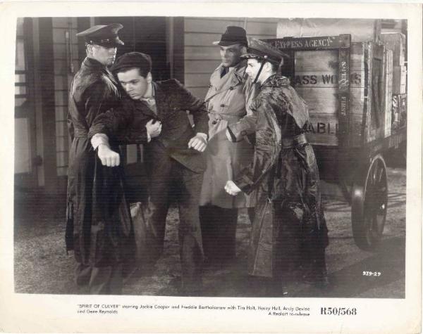 Scena del film "Prime armi" - regia di Joseph Santley - 1939 - attori Jackie Cooper e Freddie Bartholomew