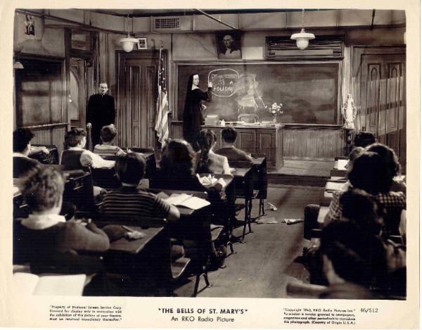 Scena del film "Le campane di Santa Maria" - regia di Leo Mc Carey - 1945 - attori Ingrid Bergman e Bing Crosby