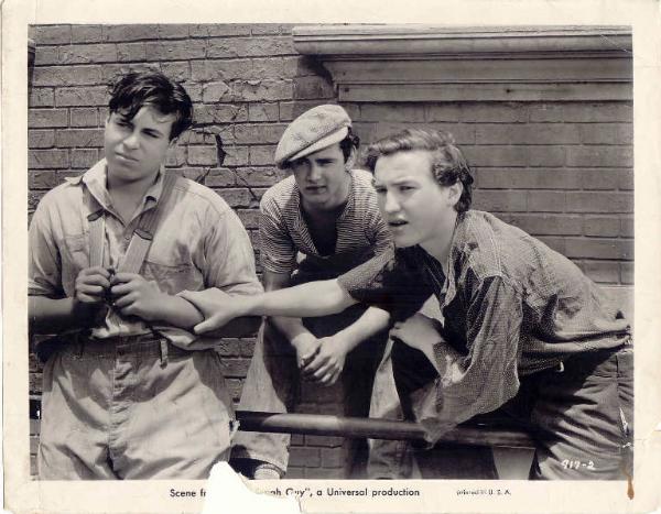 Scena del film "Little Tough Guy" - regia Harold Young - 1938 - attori Bernard Punsly, Hally E. Chester e David Gorcey