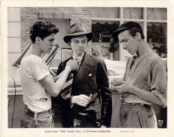 Scena del film "Little Tough Guy" - regia Harold Young - 1938- attori Billy Halop, Jackie Searl e Huntz Hall