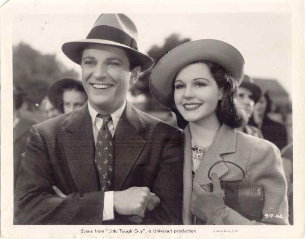 Scena del film "Little Tough Guy" - regia Harold Young - 1938 - attori Helen Parrish e Robert Wilcox