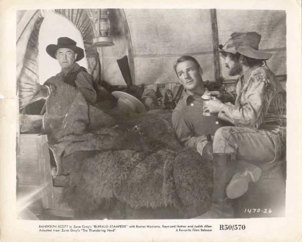 Scena del film "The Thundering Herd" - regia Henry Hathaway - 1933 - attori Randolph Scott, Raymond Hatton e Harry Carey