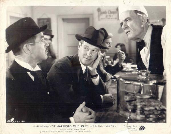 Scena del film "It Happened Out West" - regia Howard Bretherton - 1937 - attore Paul Kelly