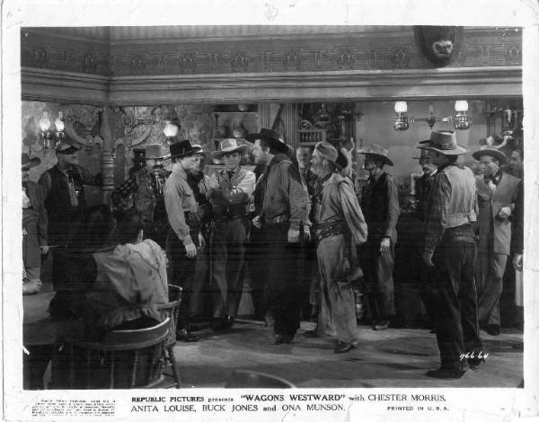 Scena del film "La carovana dei Mormoni" - regia Lew Landers - 1940 - attori George "Gabby" Hayes e Chester Morris