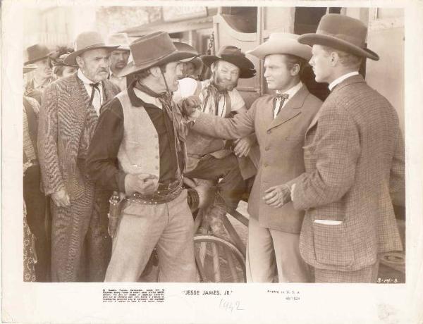 Scena del film "Jesse James, Jr." - regia George Sherman - 1942