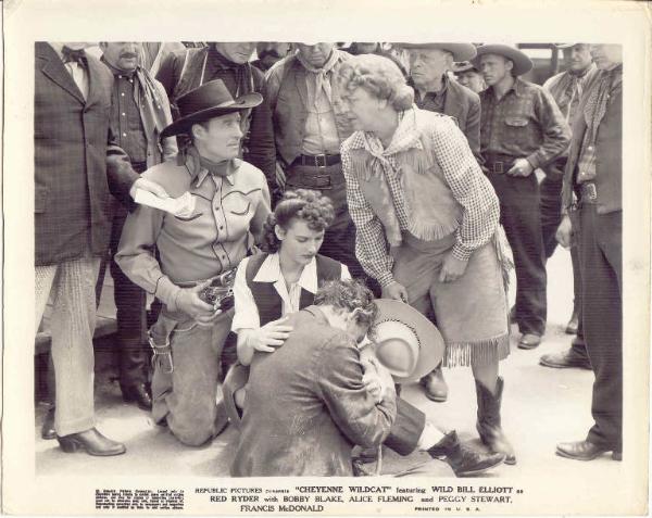 Scena del film "Cheyenne Wildcat" - regia Lesley Selander - 1944 - attore Bill Elliott