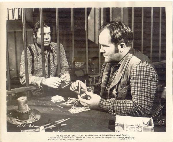 Scena del film "Bill il sanguinario" (The kid from Texas) - regia Kurt Newman - 1950 - attore Audie Murphy