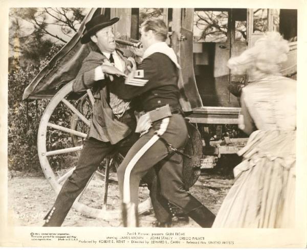Scena del film "Pistole fiammeggianti" - regia Edward L. Cahn - 1961