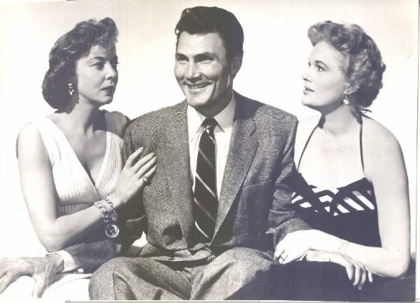 Scena del film "Il grande coltello" - regia Robert Aldrich - 1955 - attori Jack Palance, Ida Lupino e Shelley Winters
