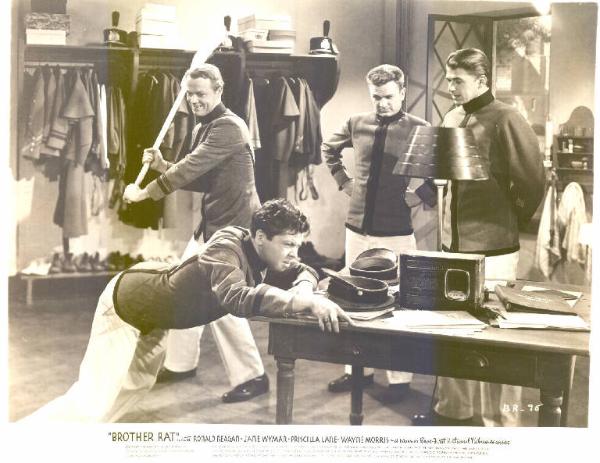 Scena del film "Brother Rat" - regia William Keighley - 1938 - attore Ronald Reagan
