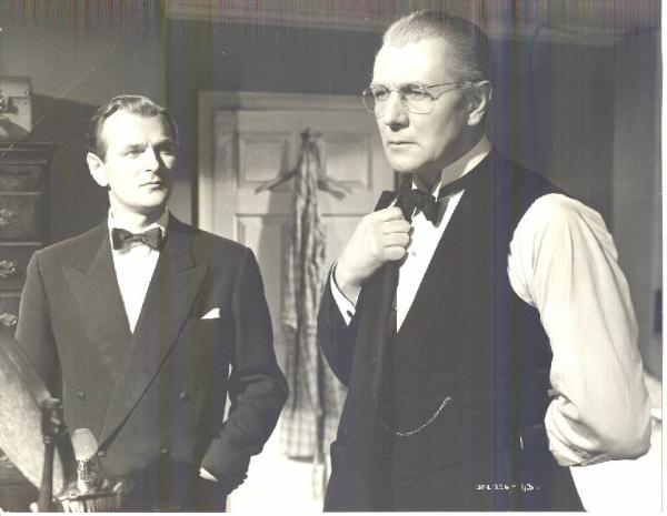 Scena del film "Addio Mr. Harris" - regia Anthony Asquith - 1951 - attori Michael Redgrave e Nigel Patrick
