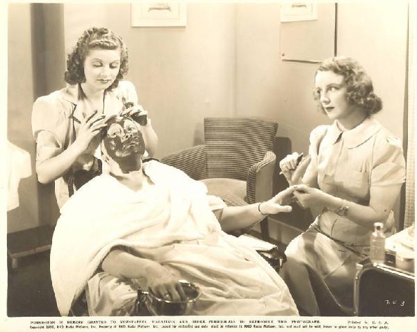 Scena del film "Beauty for the Asking" - regia Glenn Tryon - 1939