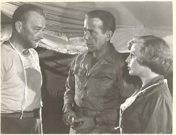 Scena del film "Essi vivranno !" - regia Richard Brooks - 1953 - attori Humphrey Bogart e June Allyson