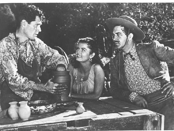 Scena del film "Le campane di San Fernando" - regia Terry O. Morse - 1947 - attori Gloria Warren, Donald Woods e Anthony Warde