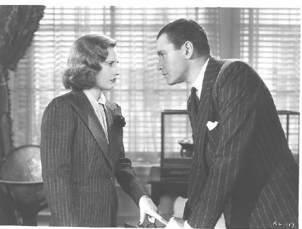 Scena del film "Pronto per due" - regia Alfred Santell - 1937 - attori Barbara Stanwyck e Herbert Marshall