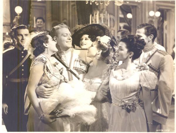 Scena del film "Balalaika" - regia Reinhold Schünzel - 1939 - attore Nelson Eddy