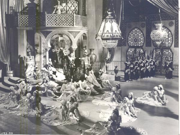 Scena del film "Balalaika" - regia Reinhold Schünzel - 1939