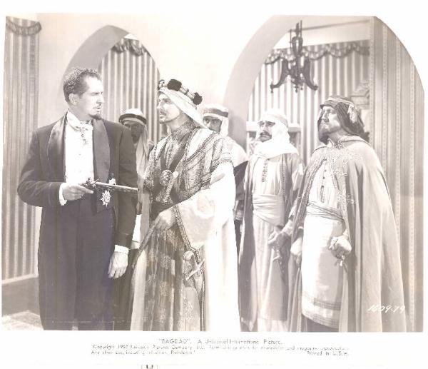 Scena del film "Bagdad" - regia Charles Lamont - 1949