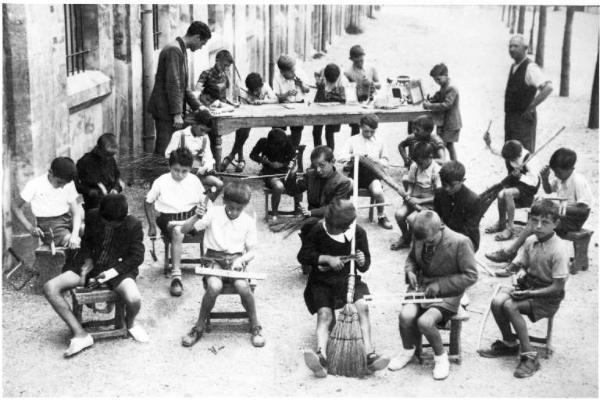 Lavori artigianali - Istruzione - Seconda Guerra Mondiale - Canneto sull'Oglio
