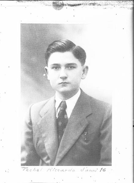 Ritratto maschile a mezzo busto: Riccardo Techel, giovane uomo italiano deportato e morto nel campo di concentramento di Flossenbürg - Nazi-fascismo