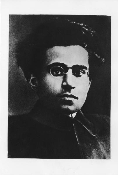Ritratto maschile: volto di Antonio Gramsci, fondatore del PCI (Partito Comunista Italiano), antifascista, arrestato nel 1926