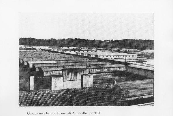 Seconda guerra mondiale - Nazismo - Germania - Campo di concentramento di Ravensbrück, settore femminile - Veduta dall'alto: baracche