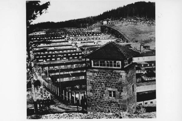 Germania - Campo di concentramento di Flossenbürg - Nazismo - Veduta dall'alto dopo la liberazione: baracche, torre di controllo, reticolato con filo spinato