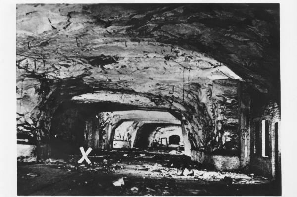 Nazismo - Germania, Happurg - Campo di concentramento di Flossenbürg, sottocampo di Happurg (o Leitmeritz) - Fabbrica sotterranea "Dogger" (o "Richard") per la costruzione di motori per aerei della BMW - Tunnel / Galleria sotterranea