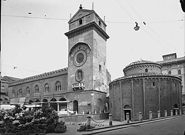 Mantova - Piazza delle Erbe