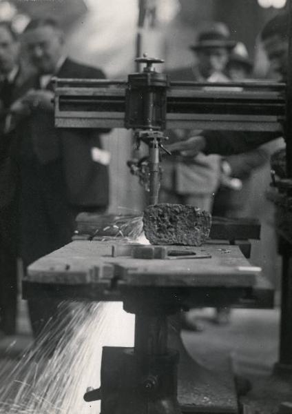 Fiera di Milano - Esposizione internazionale di fonderia 1931 - Macchina utensile