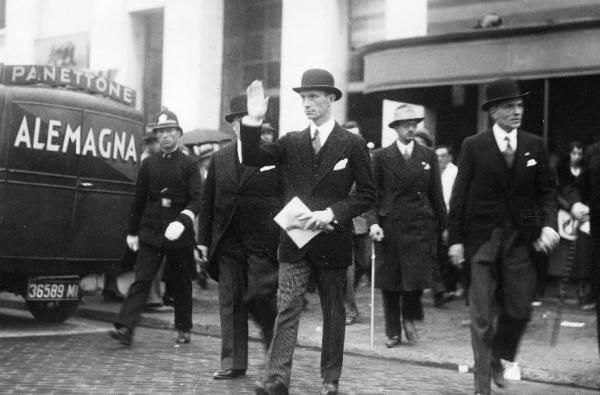Fiera di Milano - Campionaria 1933 - Visita del duca di Pistoia Filiberto di Savoia