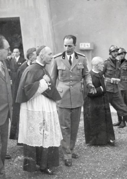 Fiera di Milano - Campionaria 1934 - Visita del cardinale Alfredo Ildefonso Schuster