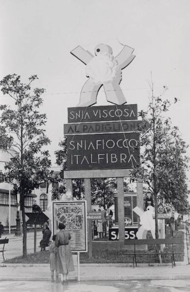Fiera di Milano - Campionaria 1934 - Sagoma pubblicitaria della fibra sintetica Snia Viscosa