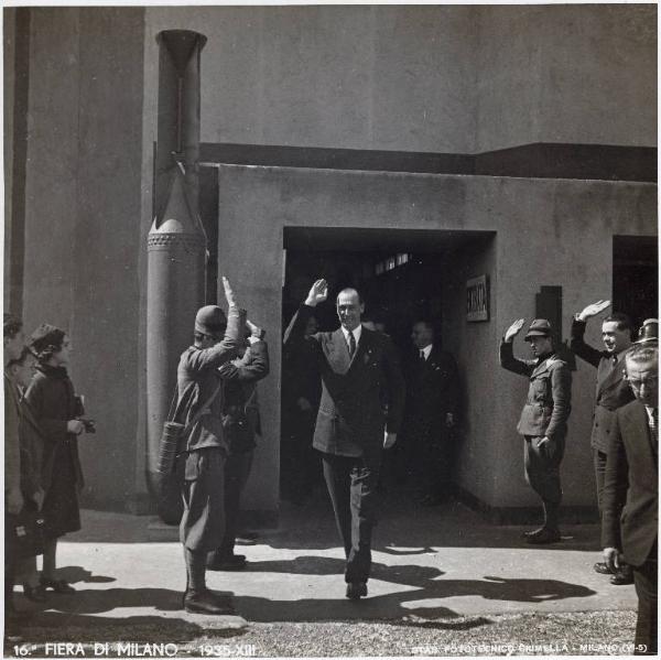 Fiera di Milano - Campionaria 1935 - Visita del duca di Spoleto Aimone di Savoia