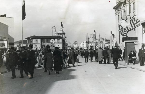 Fiera di Milano - Campionaria 1935 - Viale dell'industria