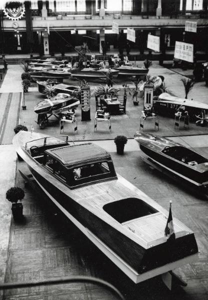 Fiera di Milano - Campionaria 1935 - Salone della motonautica e della nautica nel palazzo dello sport