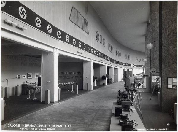 Fiera di Milano - Salone internazionale aeronautico 1935 - Stand di motori e accessori