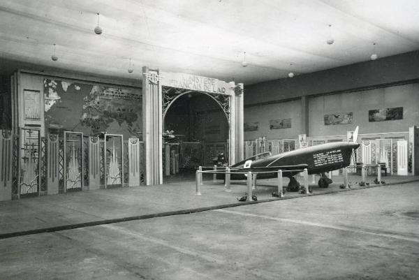 Fiera di Milano - Salone internazionale aeronautico 1935 - Stand del Ministère francais de l'air (Ministero francese dell'aeronautica)