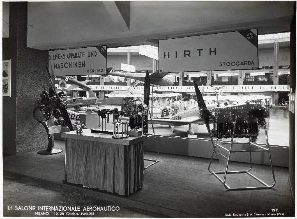 Fiera di Milano - Salone internazionale aeronautico 1935 - Stand della Siemens e della Hirth