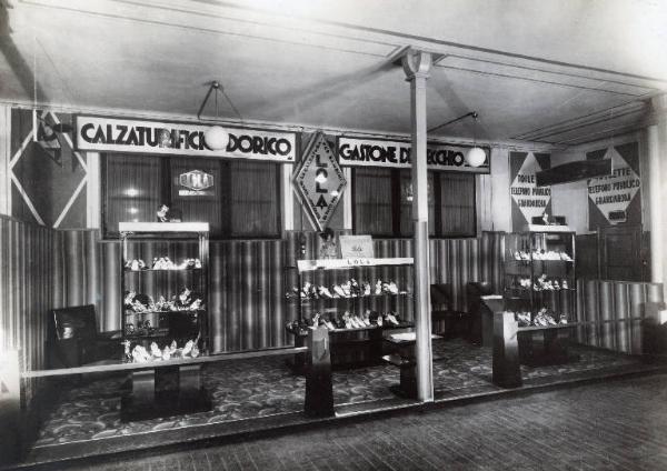 Fiera di Milano - Campionaria 1936 - Padiglione delle industrie del cuoio - Stand del Calzaturificio dorico Gastone Del Vecchio