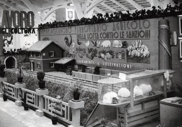 Fiera di Milano - Campionaria 1936 - Padiglione della zootecnica - Stand di allevamenti e coltivazioni del Dopolavoro ferroviario agricolo
