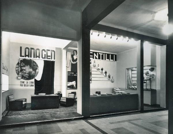 Fiera di Milano - Campionaria 1937 - Padiglione dei tessili e dell'abbigliamento - Stand dei tessuti Lanagen