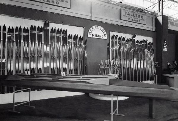 Fiera di Milano - Campionaria 1937 - Padiglione dello sport - Stand di sci delle Off. Tallero