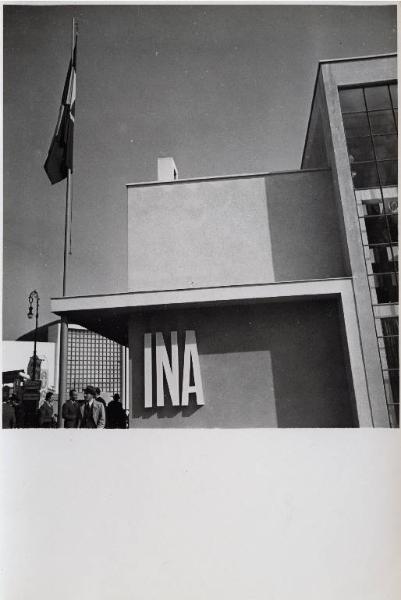 Fiera di Milano - Campionaria 1937 - Padiglione dell'INA (Istituto nazionale assicurazioni) - Particolare della facciata con insegna