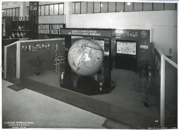 Fiera di Milano - Salone internazionale aeronautico 1937 - Settore accessori, strumenti e materie prime lavorate e semilavorate - Stand di alberi a gomito Poldi