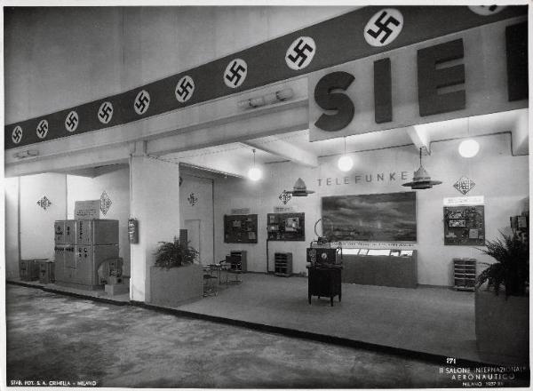 Fiera di Milano - Salone internazionale aeronautico 1937 - Settore accessori, strumenti e materie prime lavorate e semilavorate - Stand della Telefunken