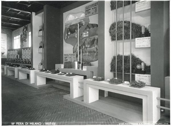 Fiera di Milano - Campionaria 1937 - Padiglione Arnaldo Mussolini (padiglione dell'agricoltura) - Mostra dell'alimentazione del bestiame - Stand